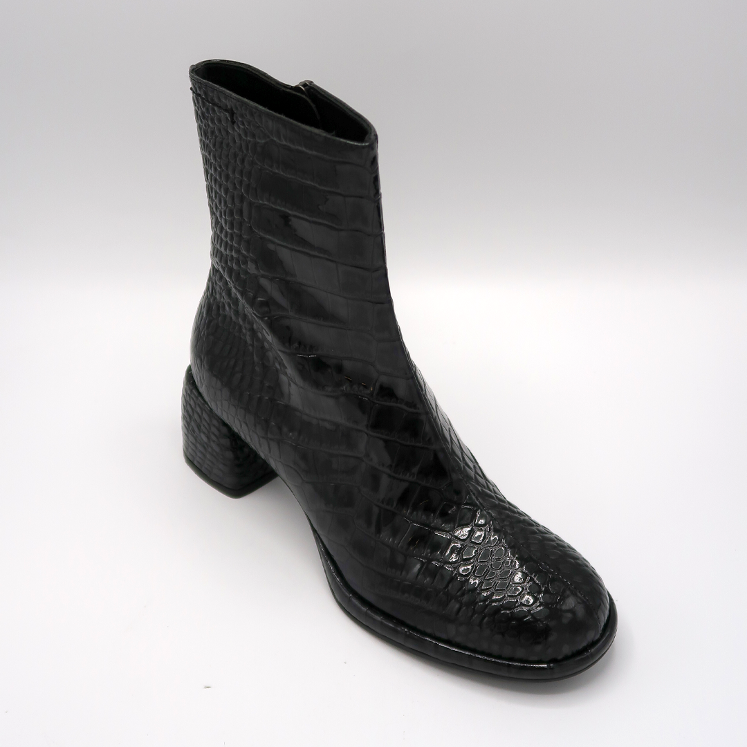 Toral Boots